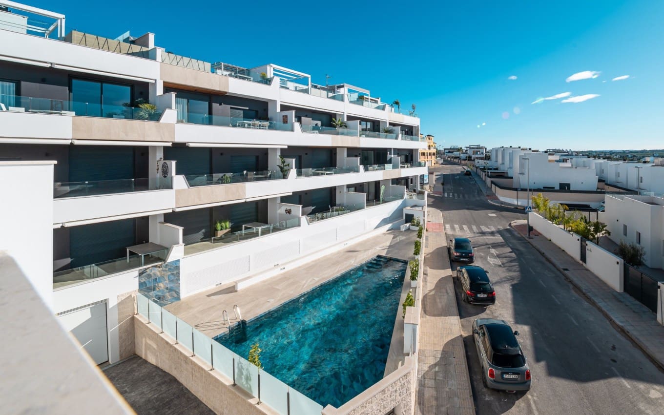 2 bedroom Apartment for sale in Benijofar with pool - € 359,000 (Ref: 9841454)