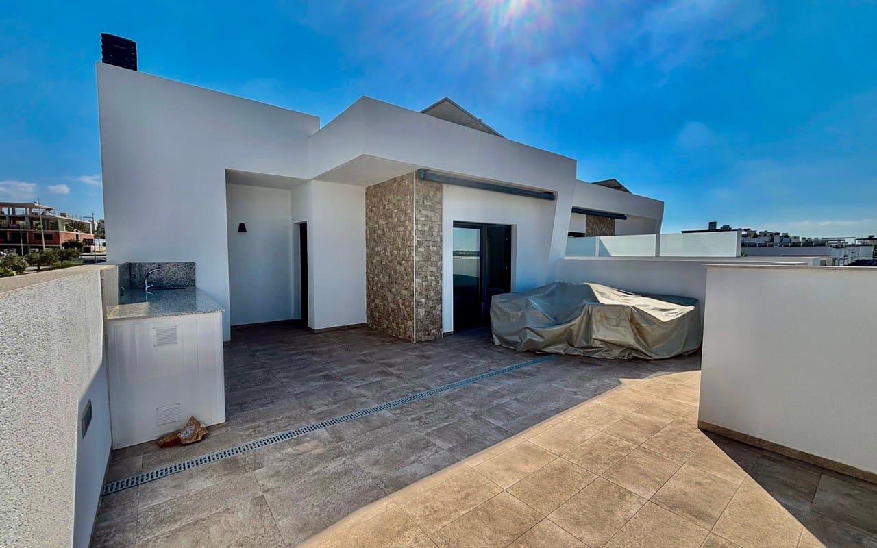 2 slaapkamer Villa te koop in Benijofar met zwembad garage - € 429.500 (Ref: 9841883)