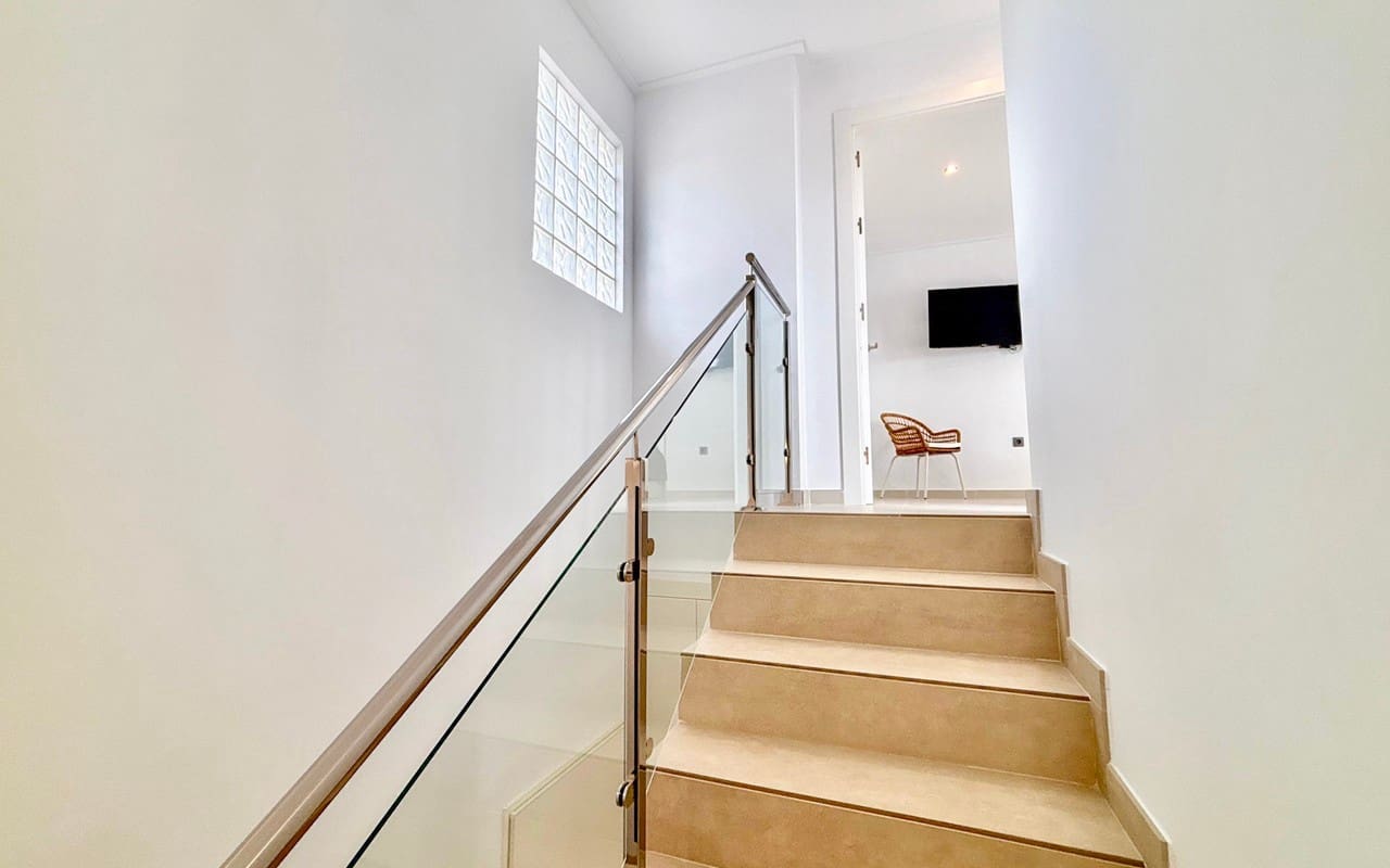 2 slaapkamer Villa te koop in Benijofar met zwembad garage - € 429.500 (Ref: 9841883)
