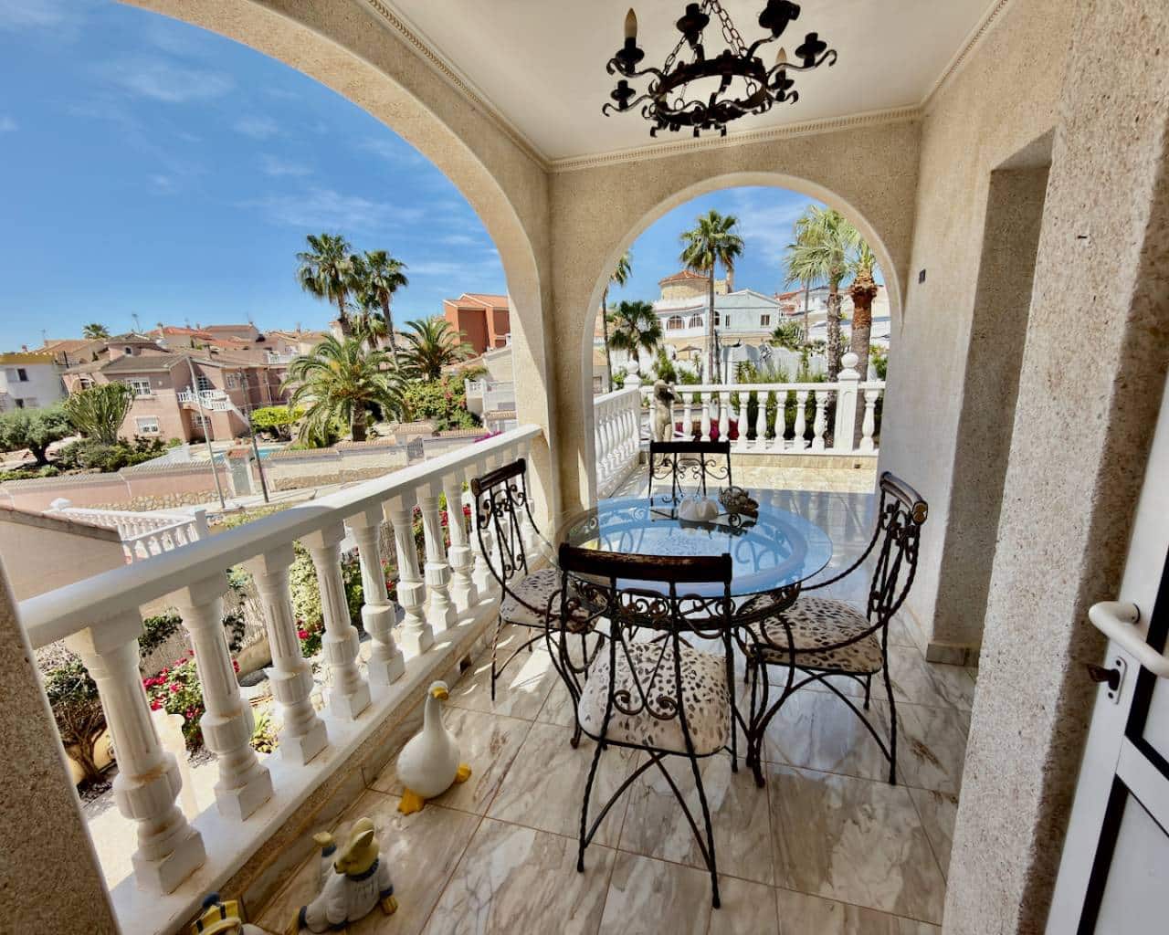 5 soverom Villa til salgs i Ciudad Quesada med svømmebasseng garasje - € 599 995 (Ref: 9858716)