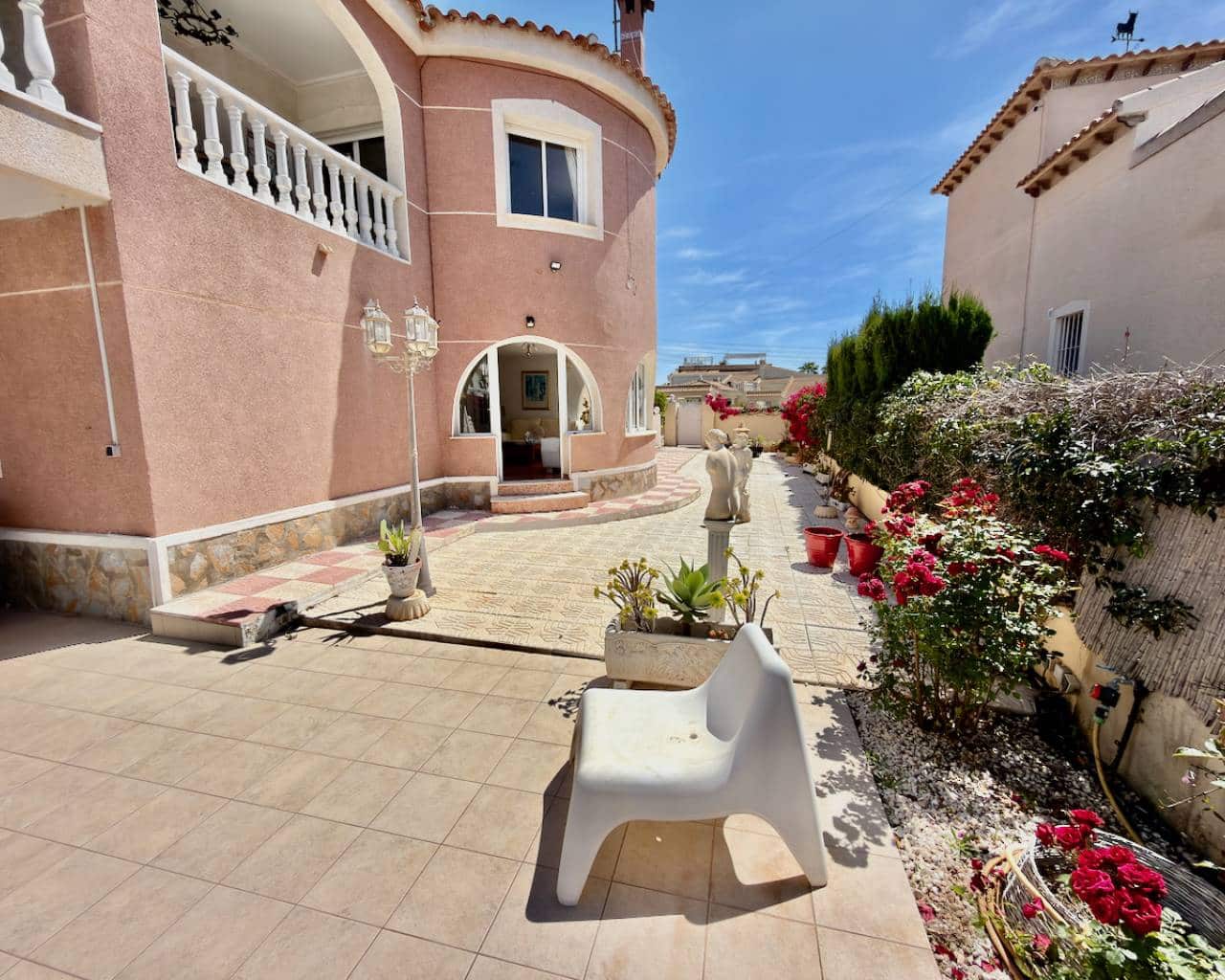 5 soverom Villa til salgs i Ciudad Quesada med svømmebasseng garasje - € 599 995 (Ref: 9858716)