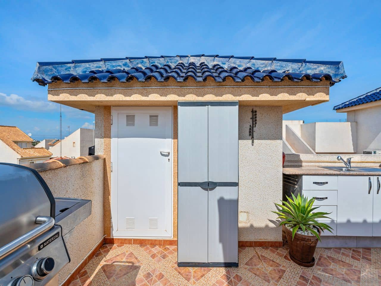 3 bedroom Villa for sale in Rojales with pool - € 249,000 (Ref: 9889389)