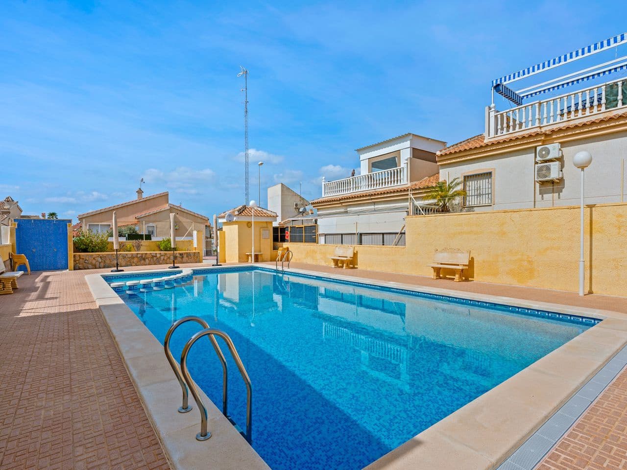 3 bedroom Villa for sale in Rojales with pool - € 249,000 (Ref: 9889389)