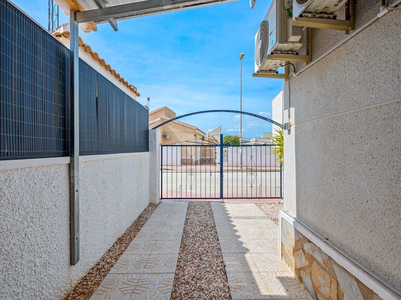 3 bedroom Villa for sale in Rojales with pool - € 249,000 (Ref: 9889389)