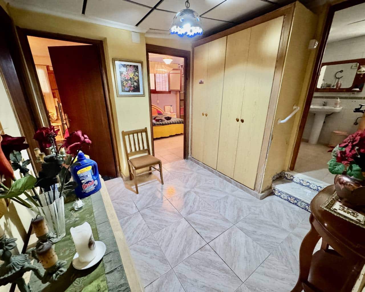 4 soveværelse Finca/Landehus til salg i Guardamar del Segura med garage - € 180.000 (Ref: 9889465)