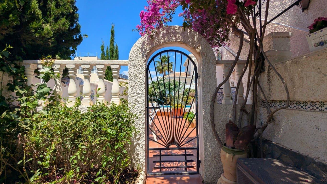 4 soveværelse Villa til salg i Ciudad Quesada - € 385.000 (Ref: 9889467)