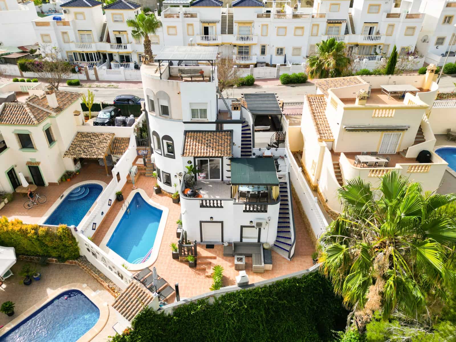 4 bedroom Villa for sale in Rojales with pool - € 480,000 (Ref: 9913454)