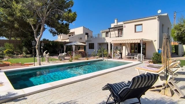 4 slaapkamer Villa te koop in Benijófar met zwembad garage - € 500.000 (Ref: 9967061)