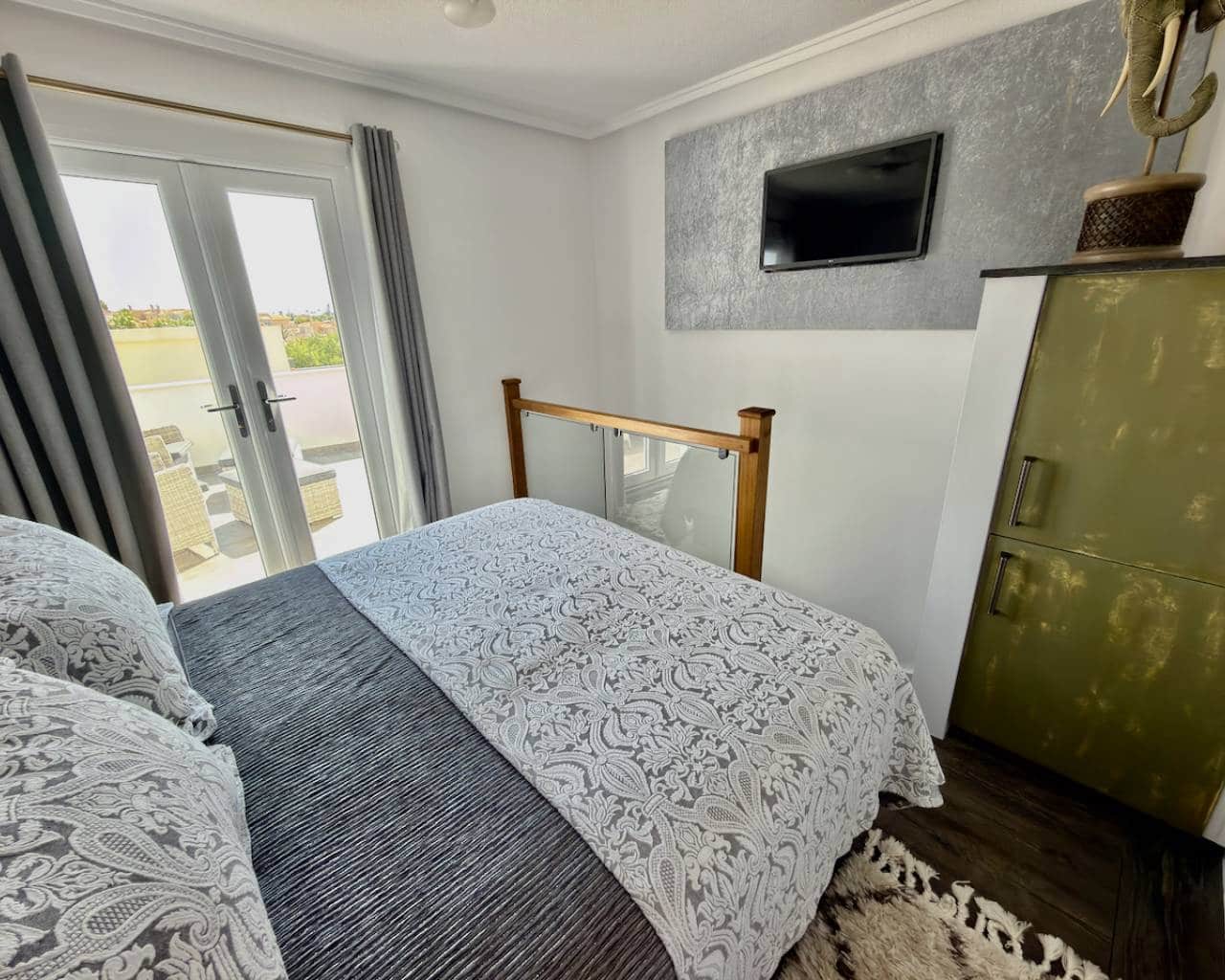 3 soveværelse Villa til salg i Ciudad Quesada med swimmingpool garage - € 595.995 (Ref: 9996449)