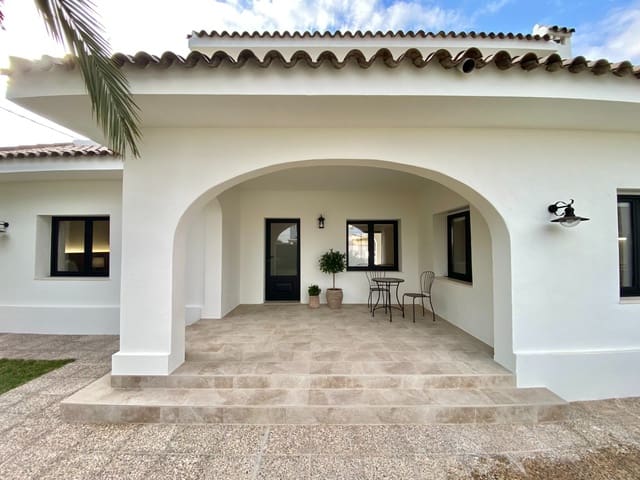 4 soverom Villa til salgs i Cabo Roig, Orihuela med svømmebasseng garasje - € 1 700 000 (Ref: 9996451)