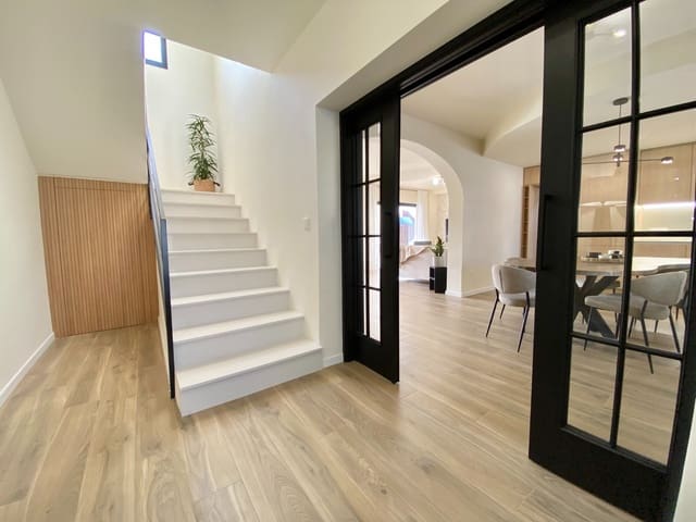 4 soverom Villa til salgs i Cabo Roig, Orihuela med svømmebasseng garasje - € 1 700 000 (Ref: 9996451)