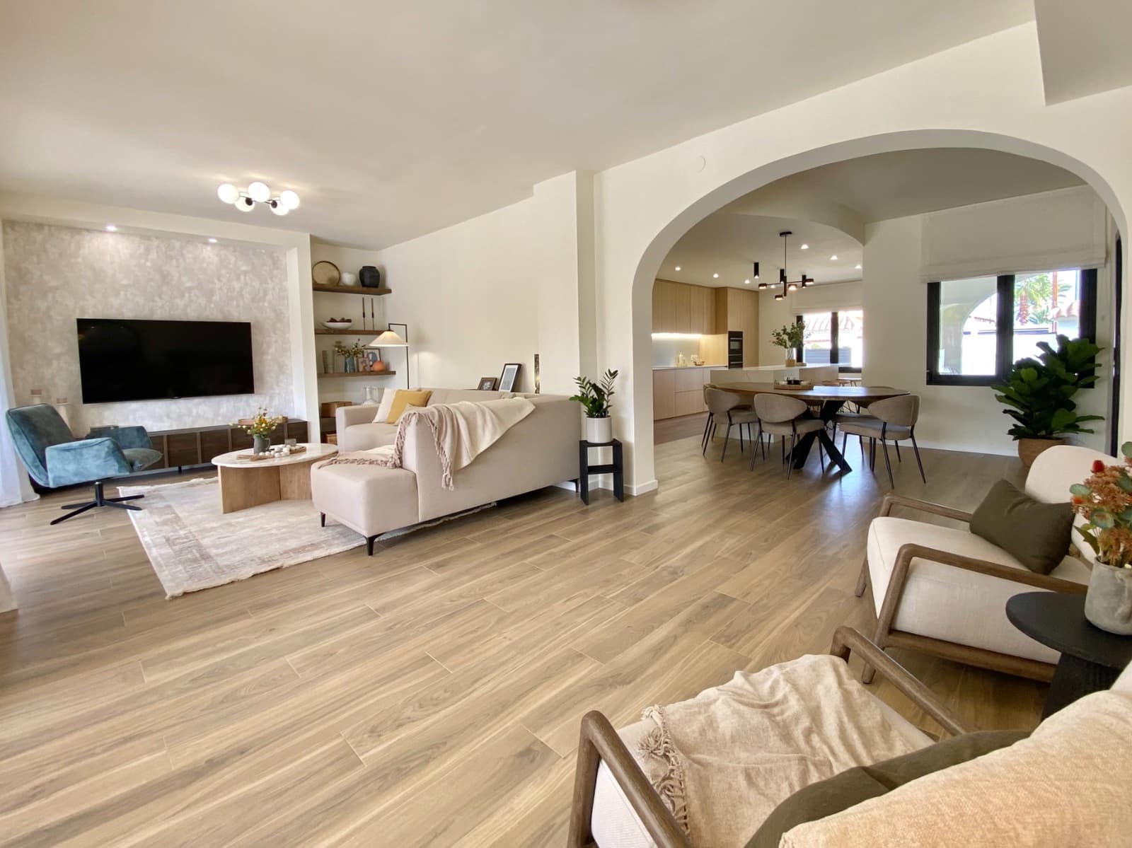 4 soverom Villa til salgs i Cabo Roig med svømmebasseng garasje - € 1 700 000 (Ref: 9996451)