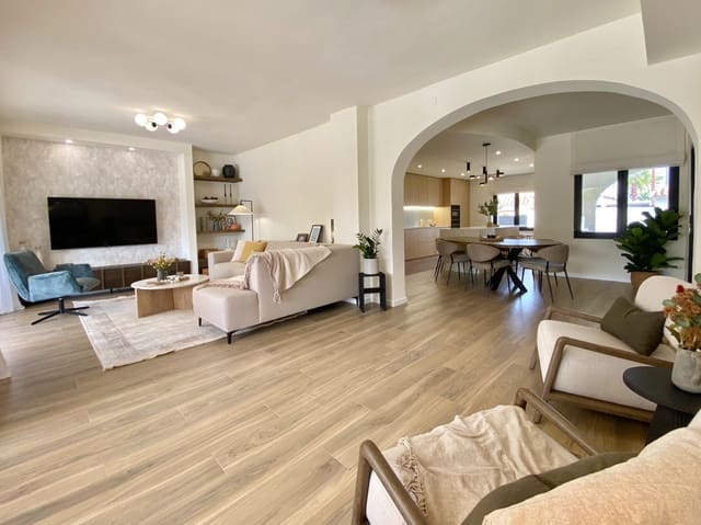 4 soverom Villa til salgs i Cabo Roig, Orihuela med svømmebasseng garasje - € 1 700 000 (Ref: 9996451)