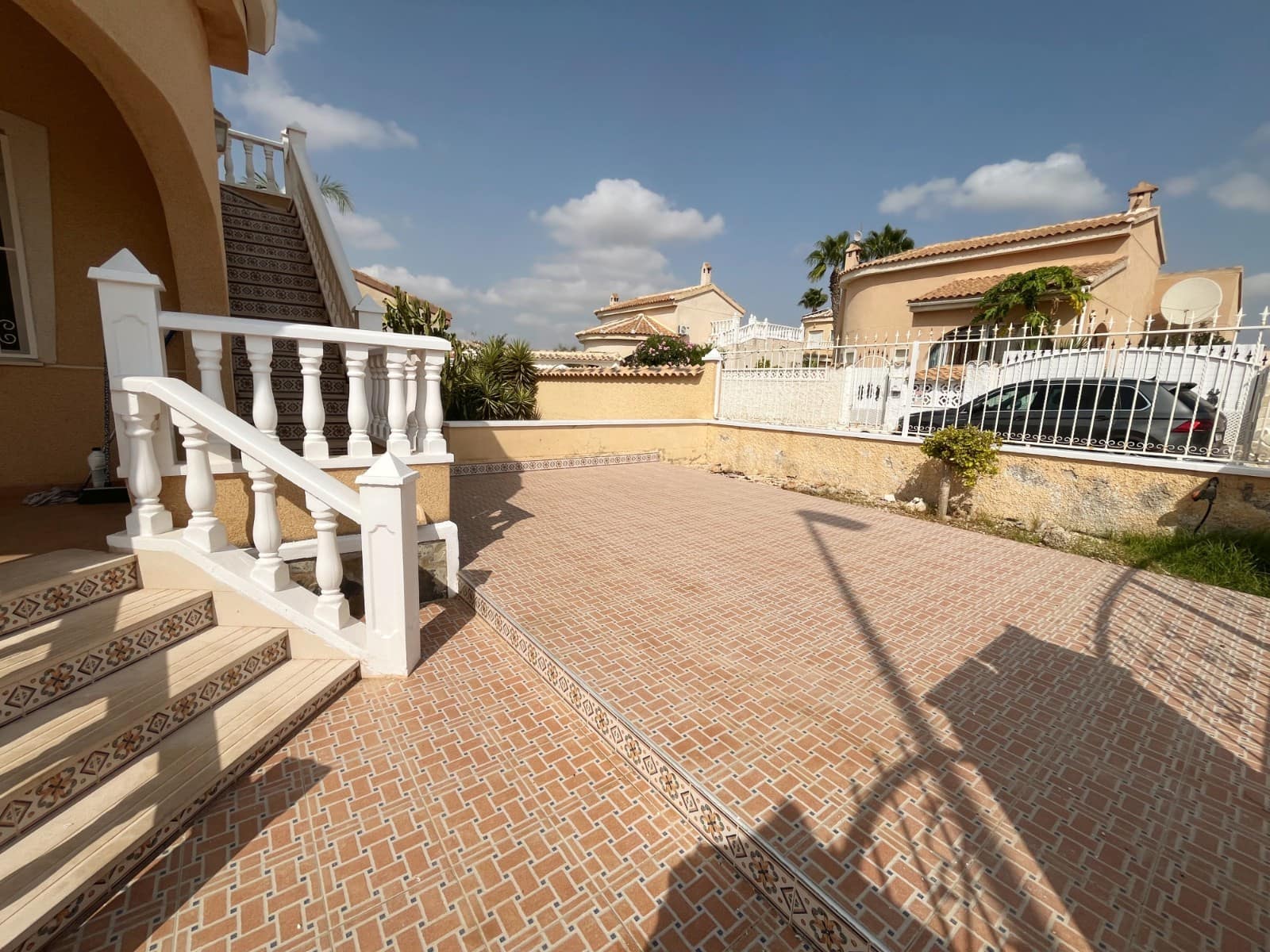 Chalet de 2 habitaciones en Ciudad Quesada en venta - 249.000 € (Ref: 9996452)
