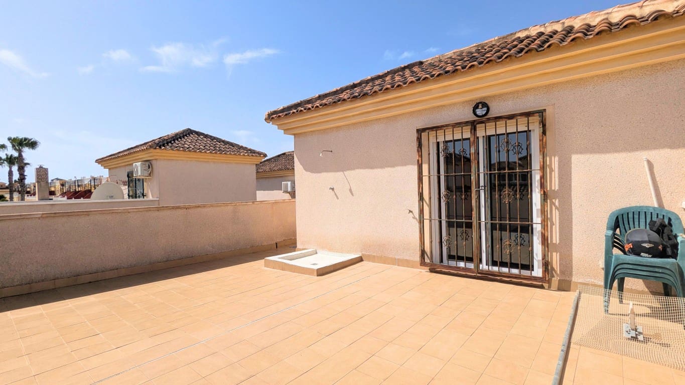 3 soverom Villa til salgs i Lo Crispin med svømmebasseng - € 225 000 (Ref: 9996455)