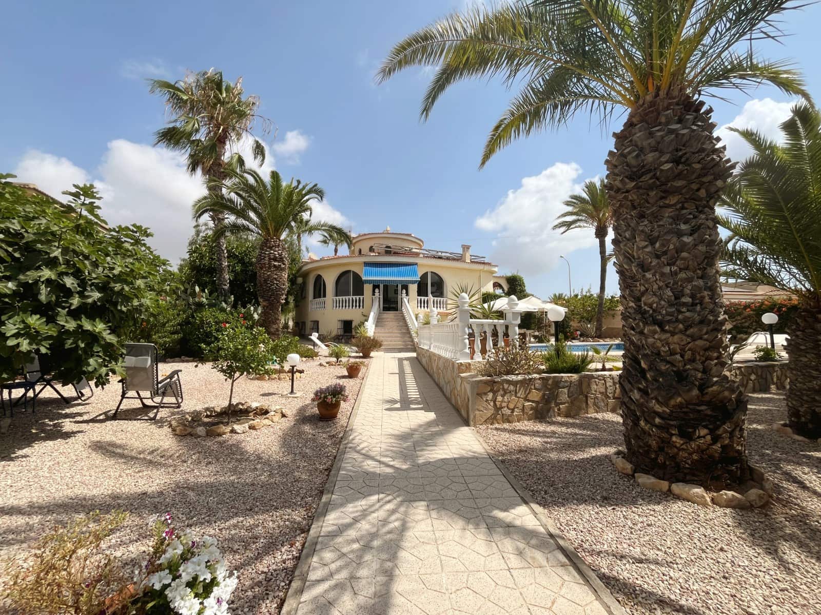 6 soveværelse Villa til salg i Ciudad Quesada med swimmingpool - € 685.000 (Ref: 9996457)