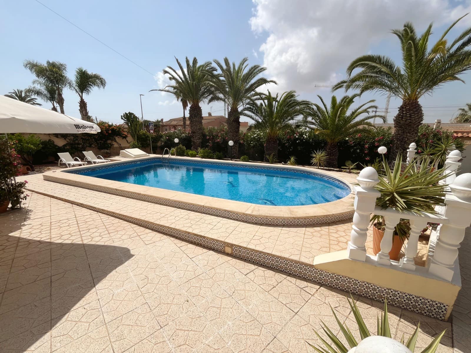 6 soveværelse Villa til salg i Ciudad Quesada med swimmingpool - € 685.000 (Ref: 9996457)