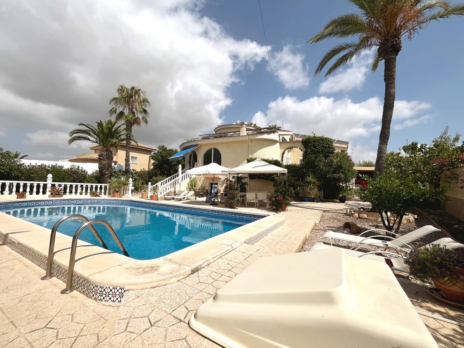 6 soveværelse Villa til salg i Ciudad Quesada med swimmingpool - € 685.000 (Ref: 9996457)