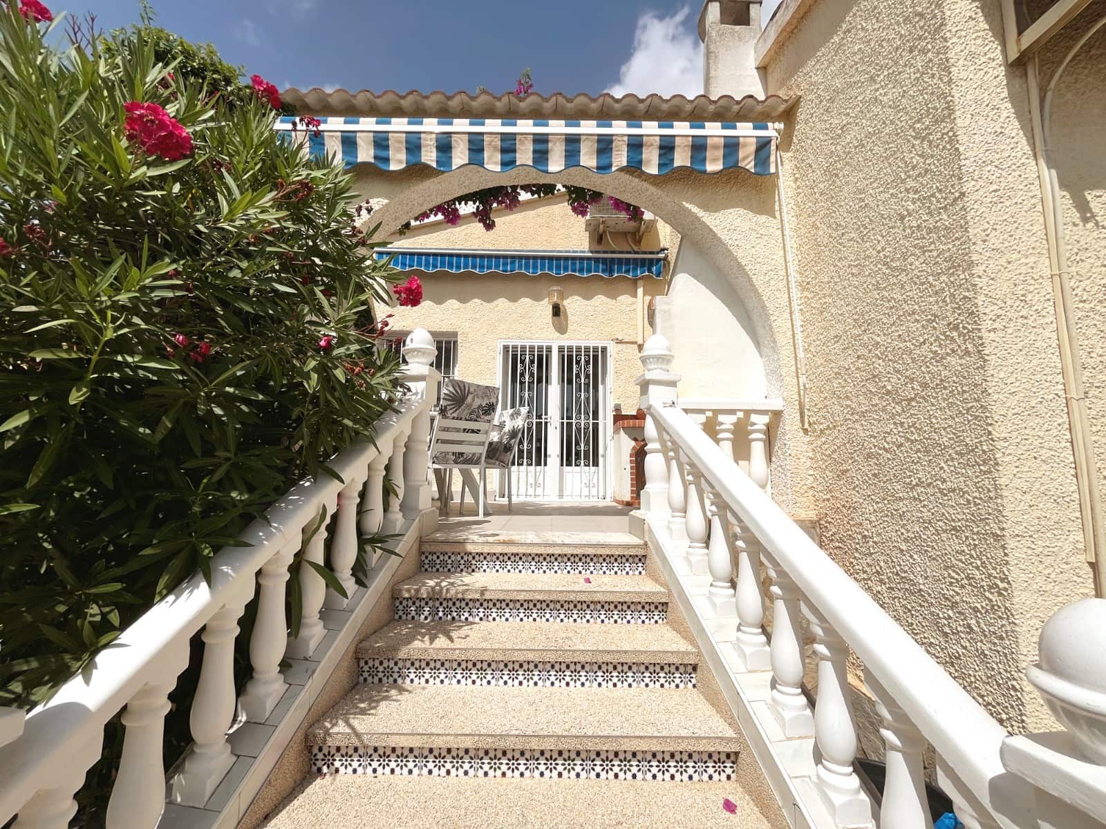 6 soveværelse Villa til salg i Ciudad Quesada med swimmingpool - € 685.000 (Ref: 9996457)