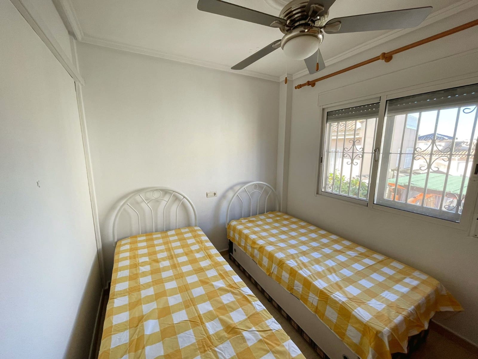 3 slaapkamer Villa te koop in Ciudad Quesada met zwembad - € 285.000 (Ref: 9996458)