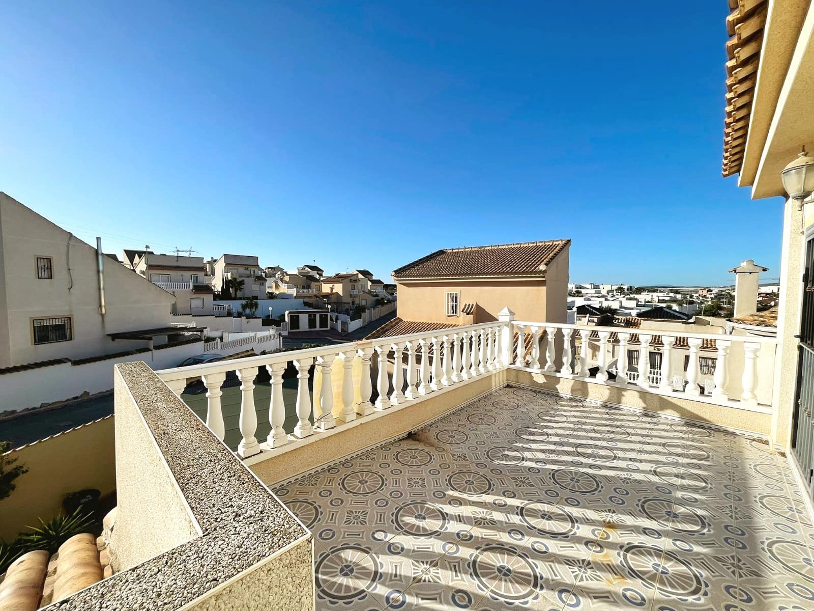 3 slaapkamer Villa te koop in Ciudad Quesada met zwembad - € 285.000 (Ref: 9996458)