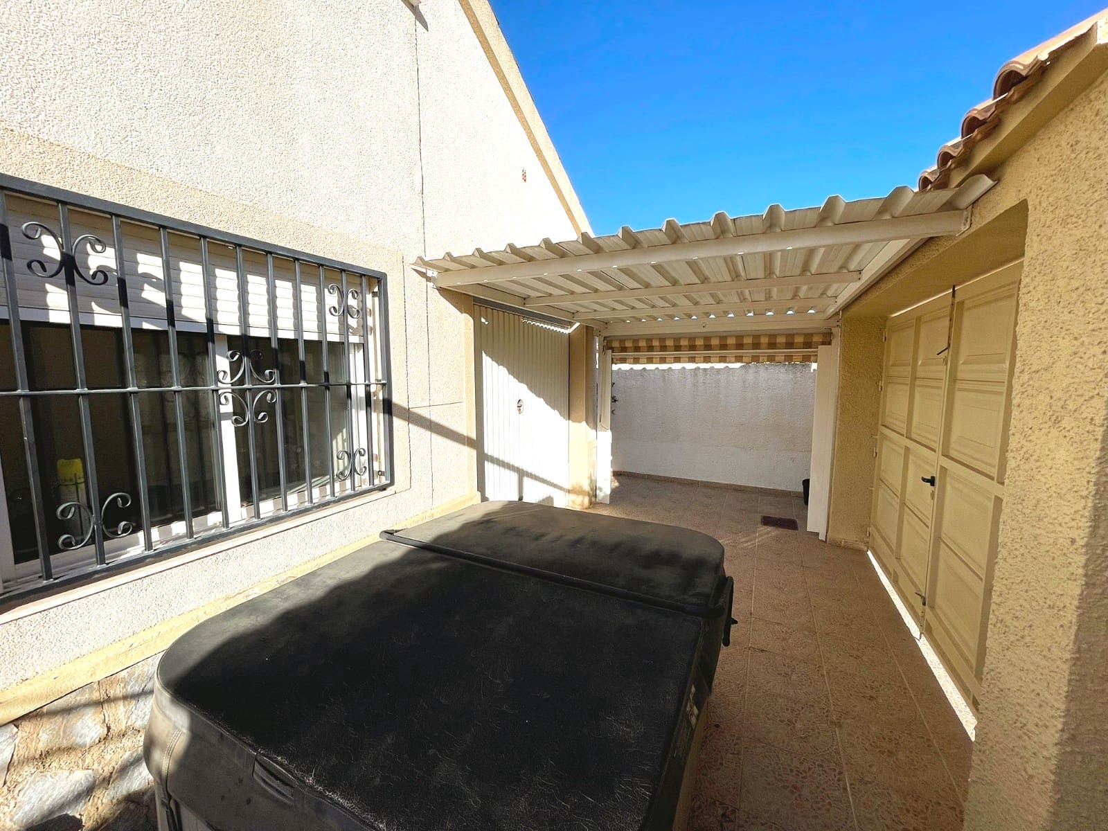 3 slaapkamer Villa te koop in Ciudad Quesada met zwembad - € 285.000 (Ref: 9996458)