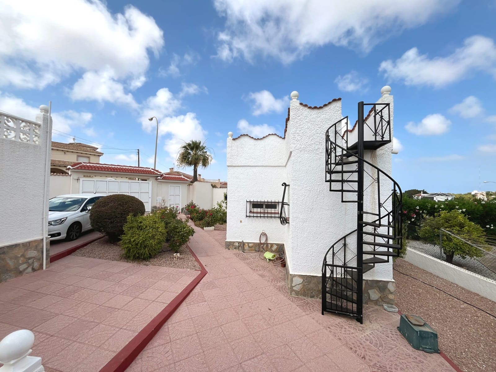 4 slaapkamer Villa te koop in Ciudad Quesada met zwembad - € 625.000 (Ref: 9996460)