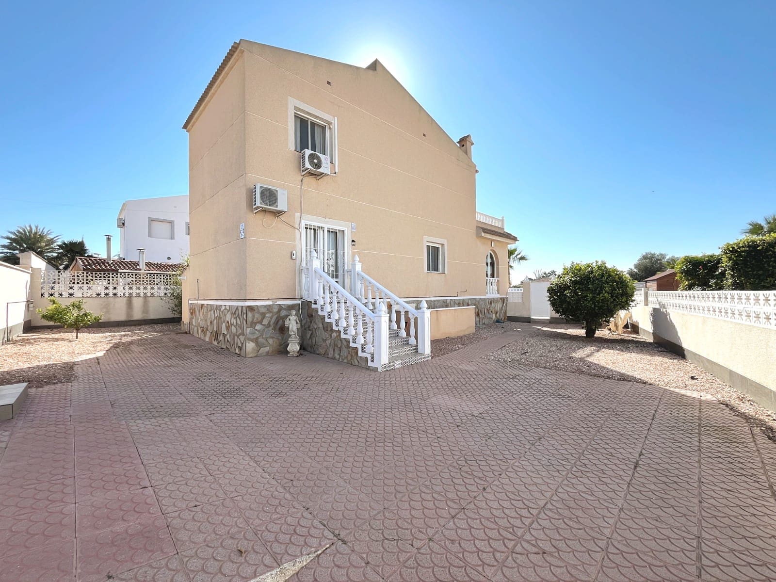3 sovrum Villa till salu i Benijofar med pool - 399 000 € (Ref: 9996467)