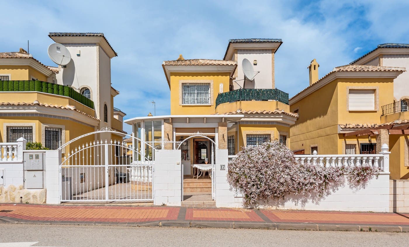 3 bedroom Villa for sale in Algorfa with pool - € 295,000 (Ref: 9996468)