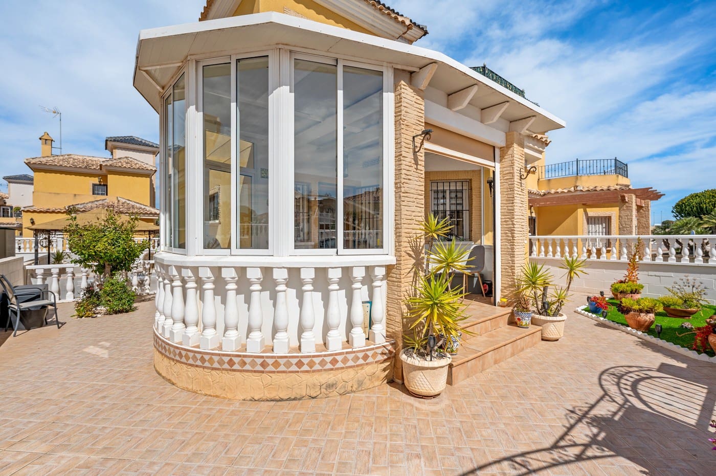 3 bedroom Villa for sale in Algorfa with pool - € 295,000 (Ref: 9996468)