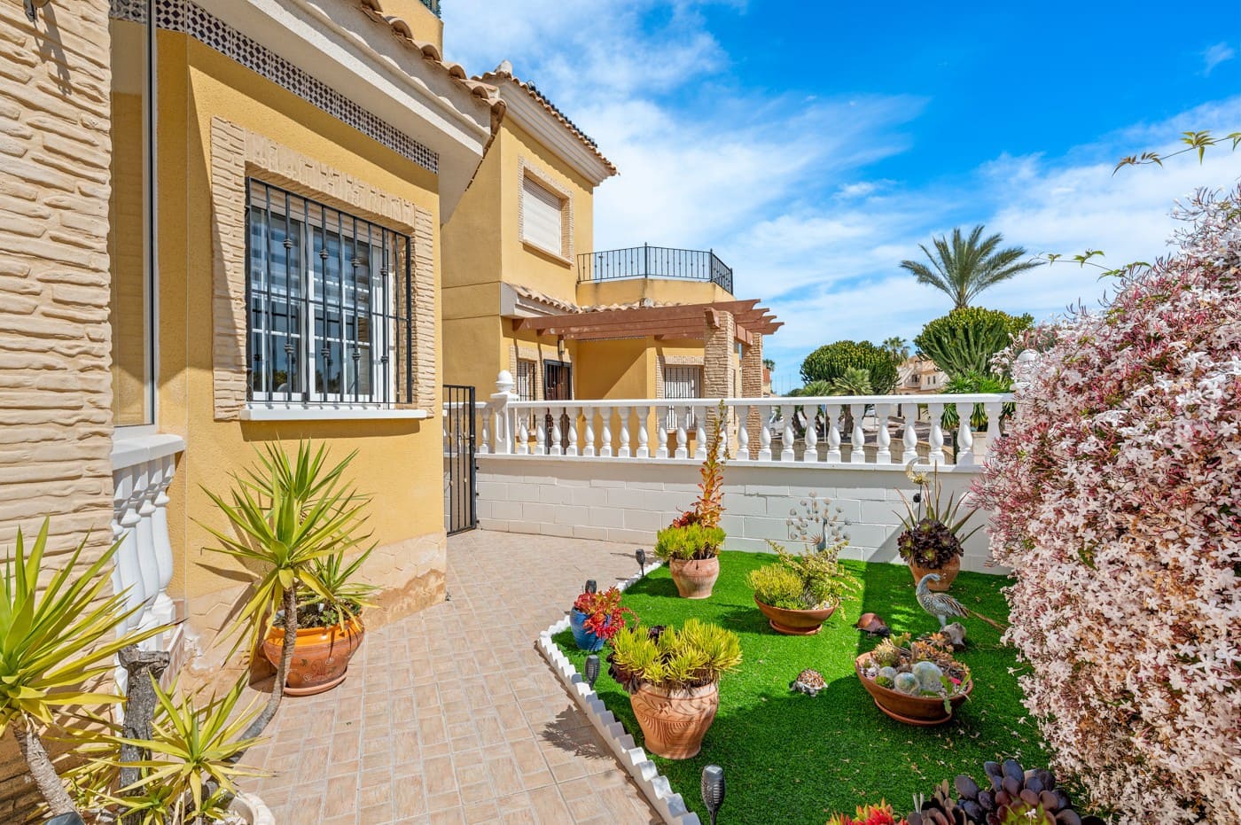 3 bedroom Villa for sale in Algorfa with pool - € 295,000 (Ref: 9996468)