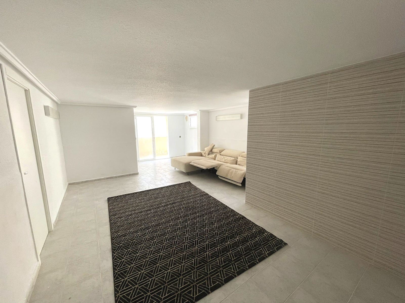 4 slaapkamer Villa te koop in Ciudad Quesada met zwembad - € 585.000 (Ref: 9996471)