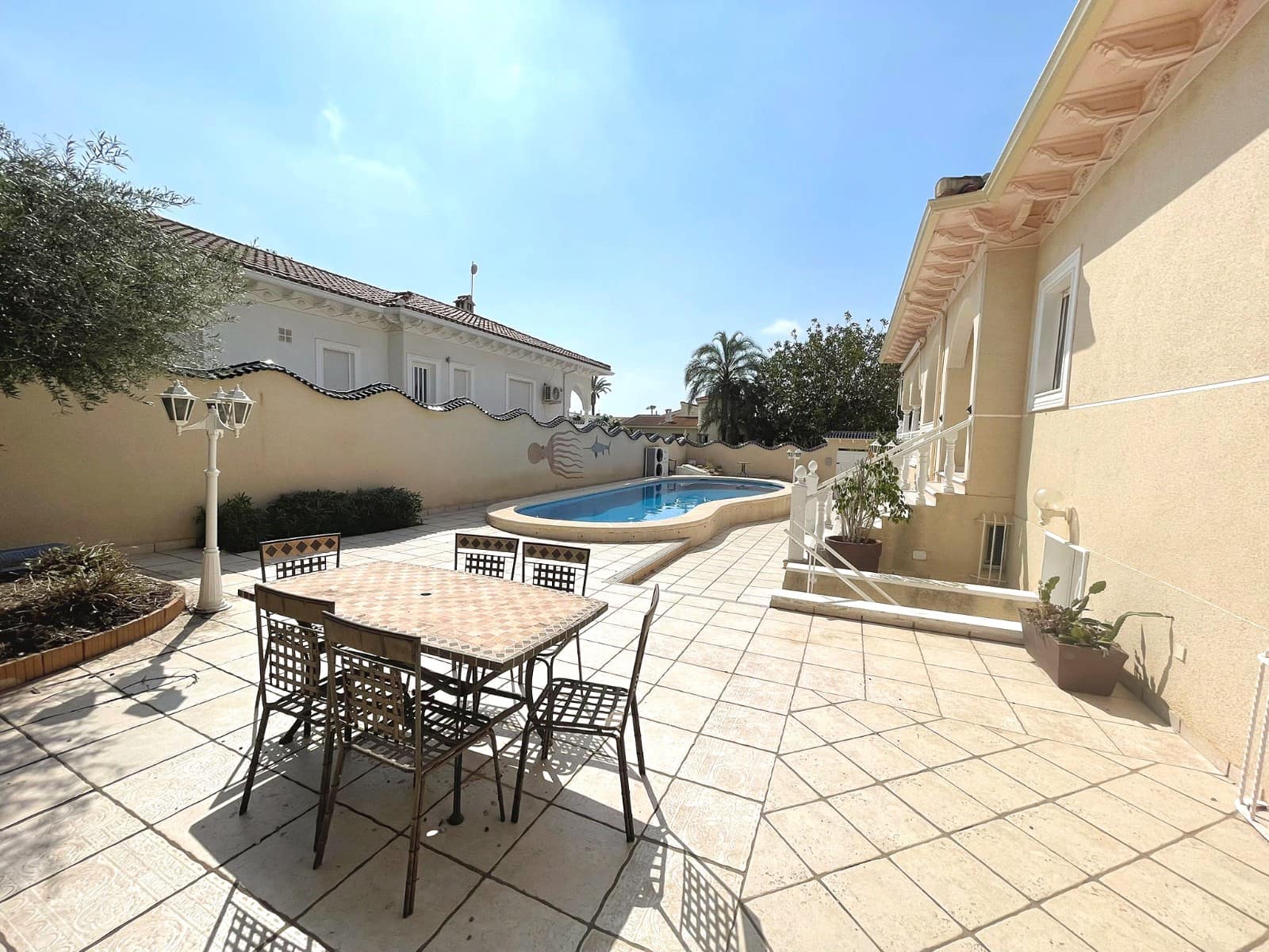 4 slaapkamer Villa te koop in Ciudad Quesada met zwembad - € 585.000 (Ref: 9996471)