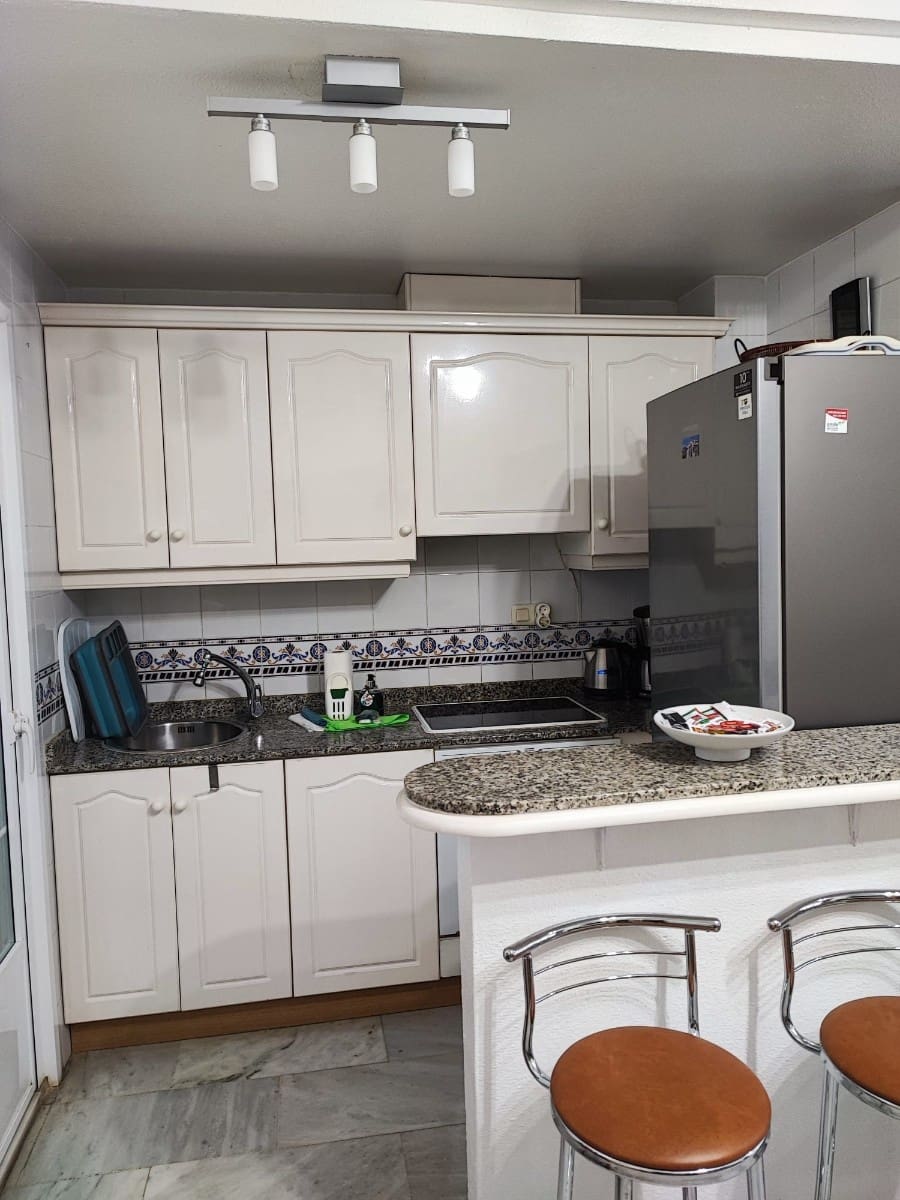 2 sypialnia Apartament na sprzedaż w Torrevieja z basenem garażem - 299 999 € (Ref: 9996472)