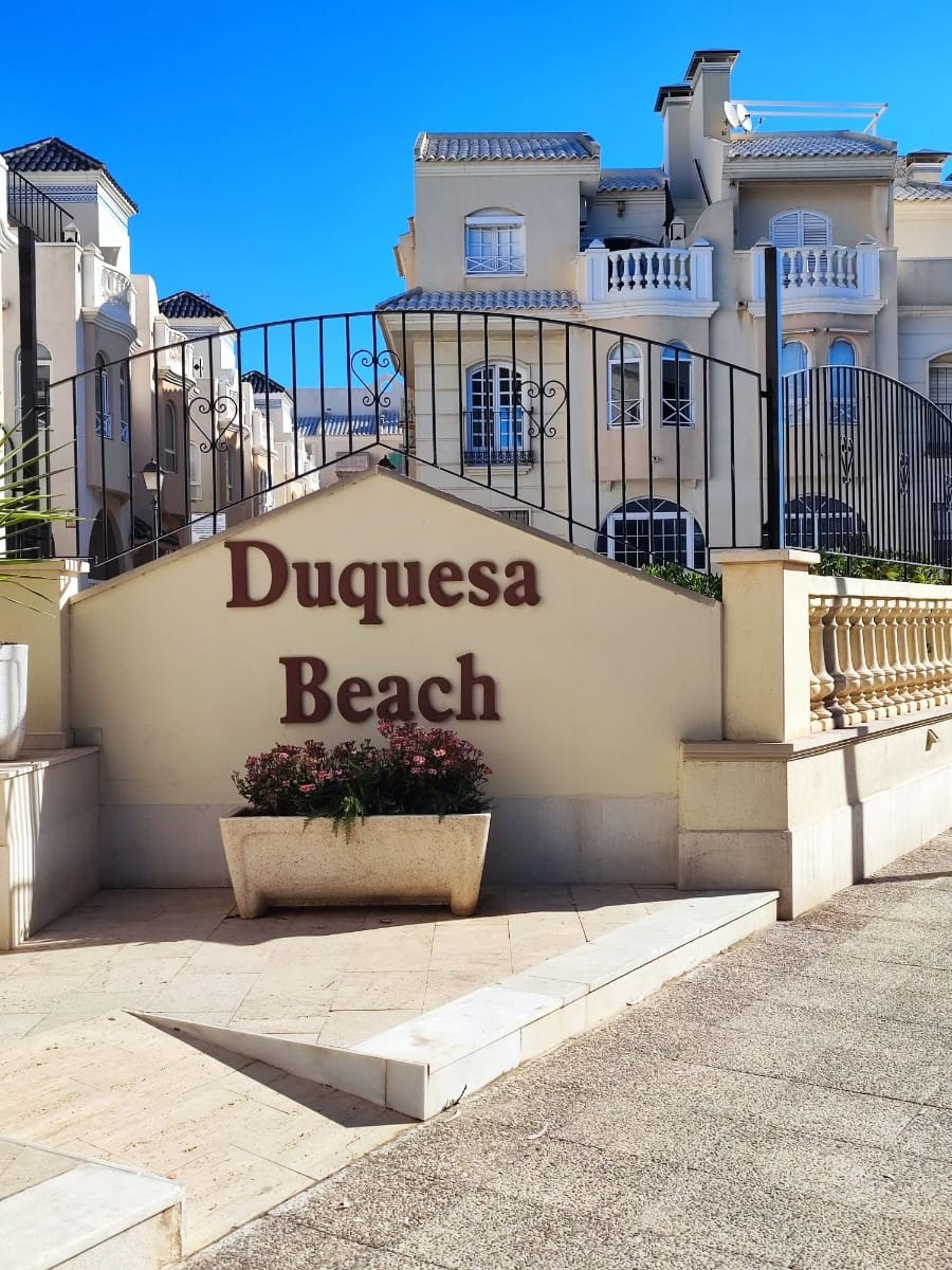 2 sypialnia Apartament na sprzedaż w Torrevieja z basenem garażem - 299 999 € (Ref: 9996472)