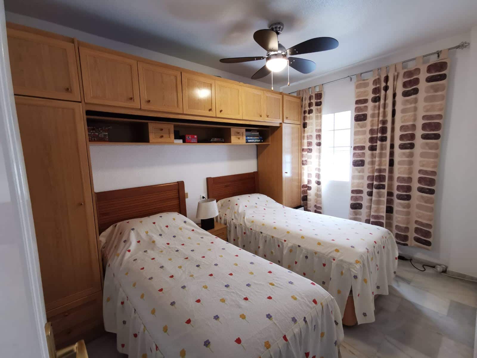 2 sypialnia Apartament na sprzedaż w Torrevieja z basenem garażem - 299 999 € (Ref: 9996472)