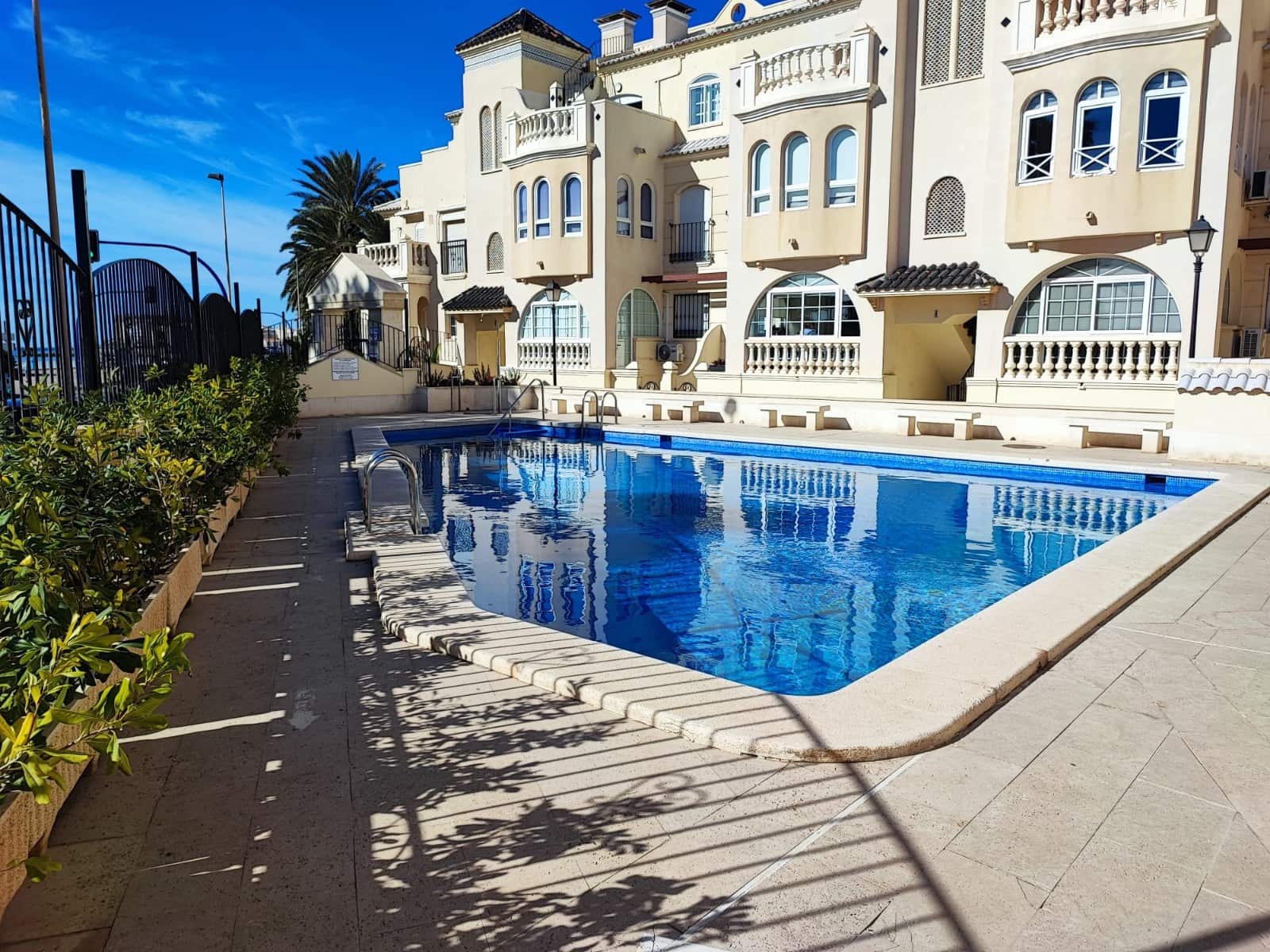2 sypialnia Apartament na sprzedaż w Torrevieja z basenem garażem - 299 999 € (Ref: 9996472)