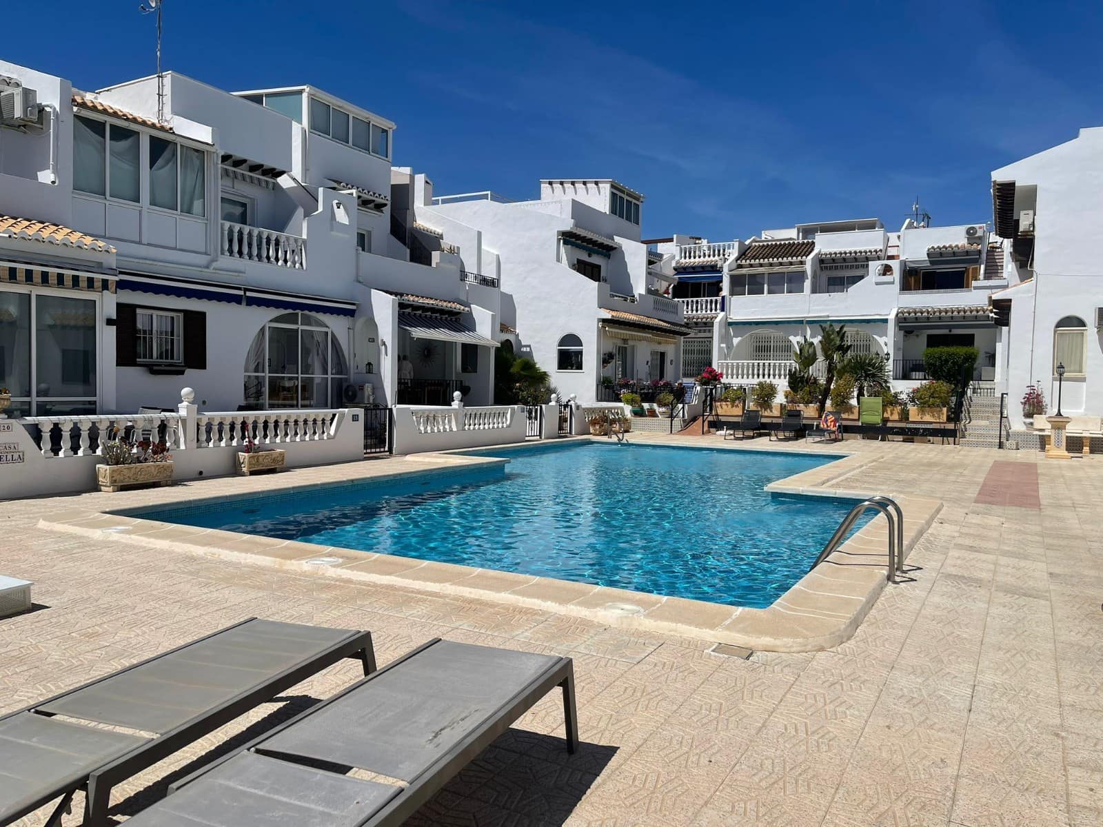 2 sovrum Hus till salu i Ciudad Quesada med pool - 195 000 € (Ref: 9996473)