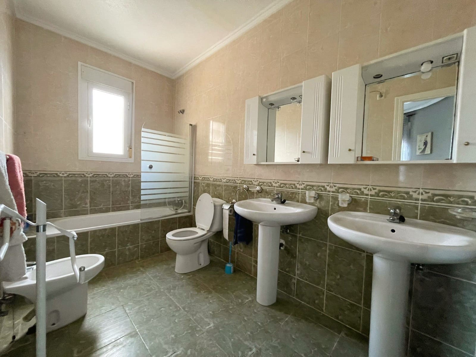 5 Zimmer Villa zu verkaufen in Ciudad Quesada mit Pool - 450.000 € (Ref: 9996478)