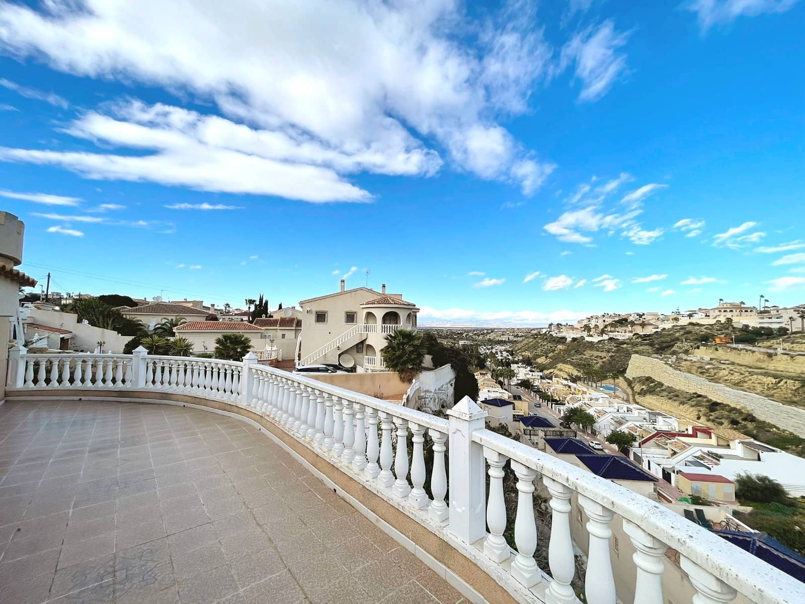 5 Zimmer Villa zu verkaufen in Ciudad Quesada mit Pool - 450.000 € (Ref: 9996478)