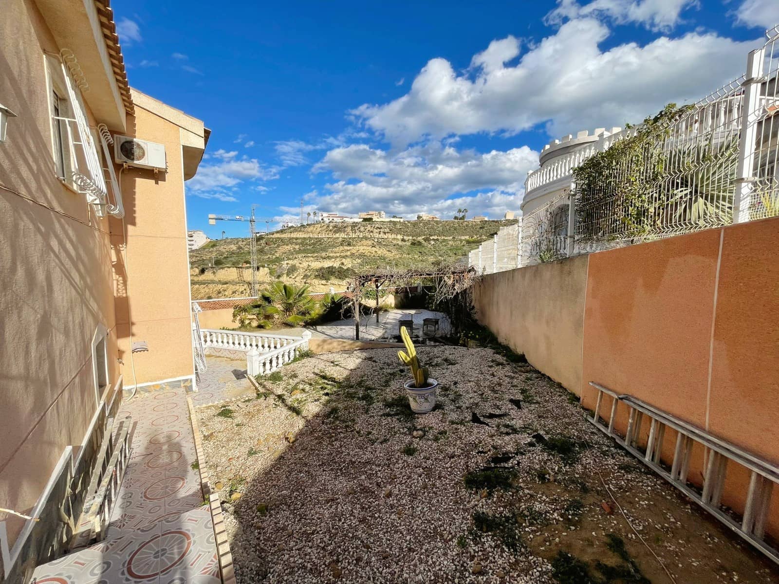5 Zimmer Villa zu verkaufen in Ciudad Quesada mit Pool - 450.000 € (Ref: 9996478)