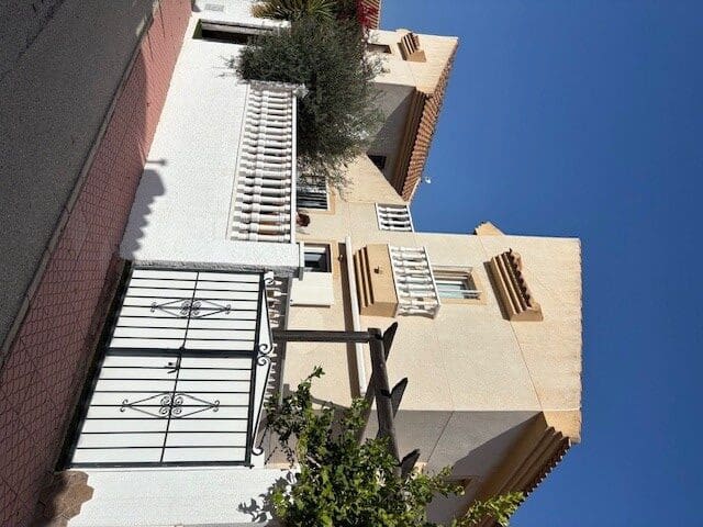 3 Zimmer Villa zu verkaufen in Ciudad Quesada mit Pool - 230.000 € (Ref: 9996481)