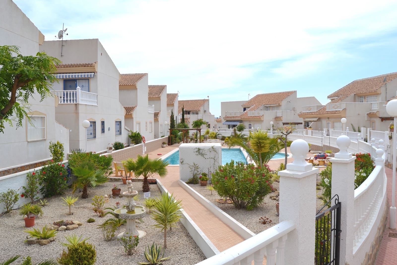3 Zimmer Villa zu verkaufen in Ciudad Quesada mit Pool - 230.000 € (Ref: 9996481)