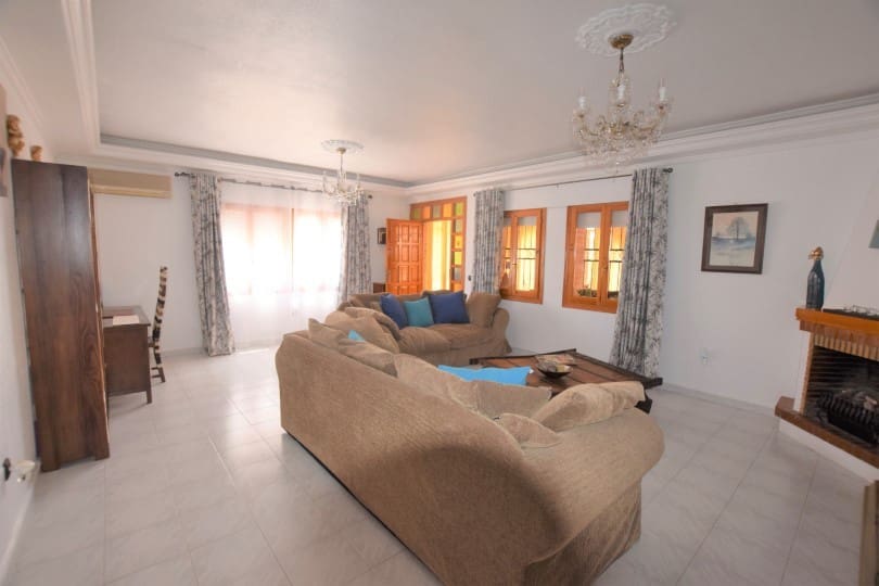 5 Zimmer Villa zu verkaufen in Ciudad Quesada mit Pool - 899.000 € (Ref: 9996483)