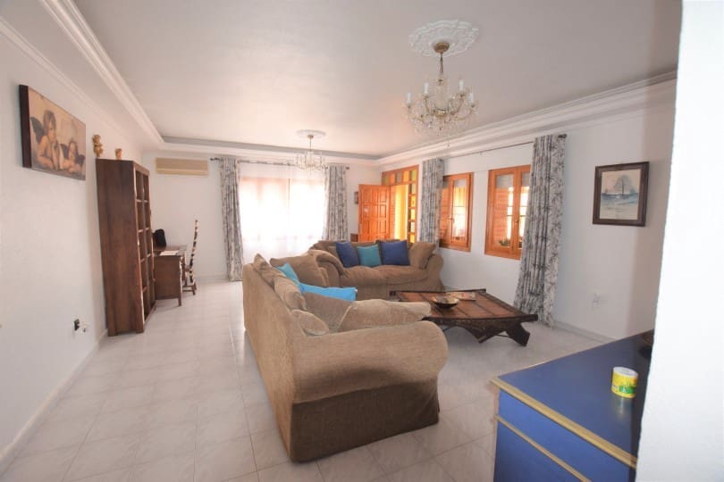 5 Zimmer Villa zu verkaufen in Ciudad Quesada mit Pool - 899.000 € (Ref: 9996483)