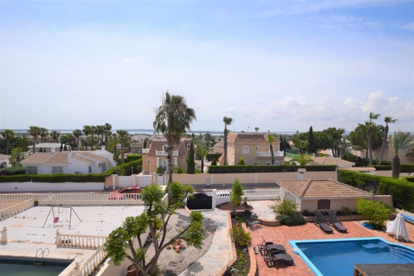 5 Zimmer Villa zu verkaufen in Ciudad Quesada mit Pool - 899.000 € (Ref: 9996483)