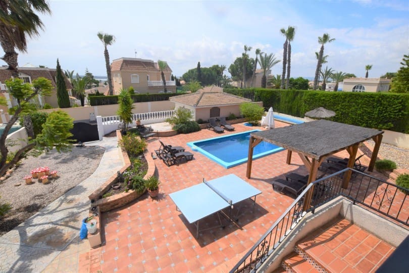 5 Zimmer Villa zu verkaufen in Ciudad Quesada mit Pool - 899.000 € (Ref: 9996483)