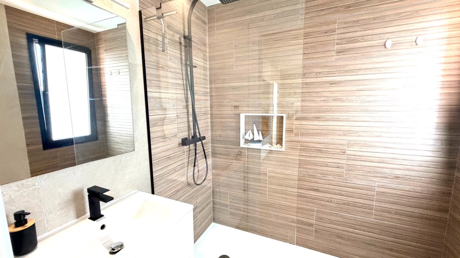 4 Zimmer Villa zu verkaufen in Los Montesinos - 595.000 € (Ref: 9997888)
