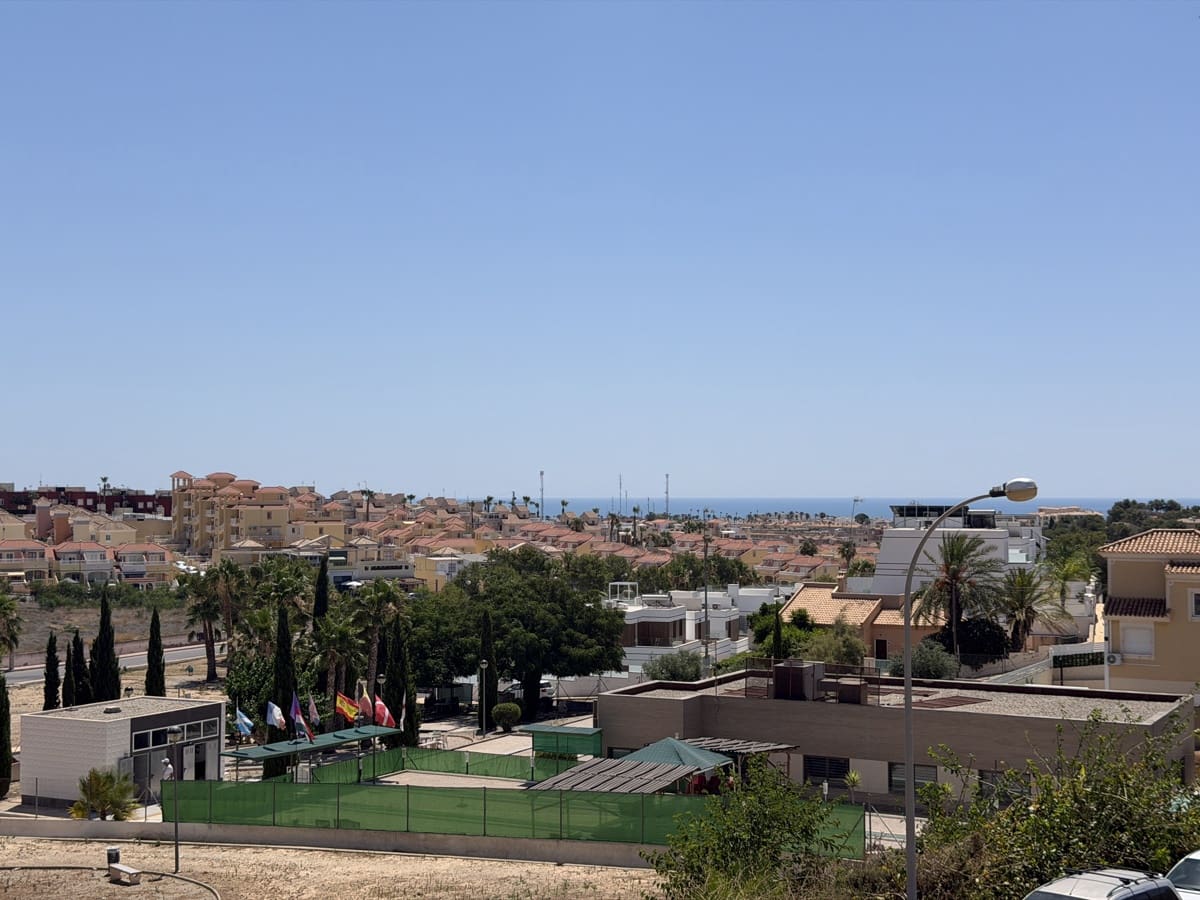 3 quarto Moradia para venda em Villamartin com garagem - 222 000 € (Ref: 9997889)