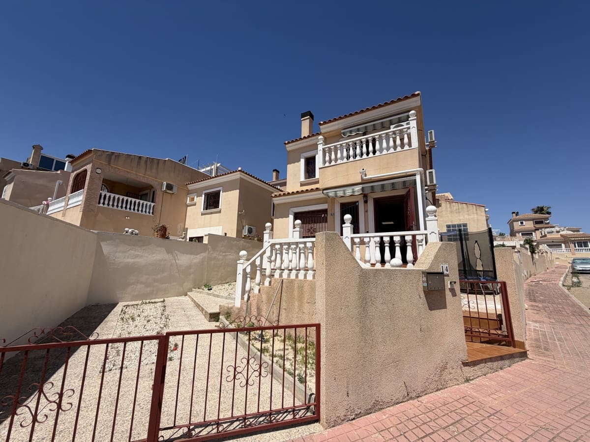 3 quarto Moradia para venda em Villamartin com garagem - 222 000 € (Ref: 9997889)